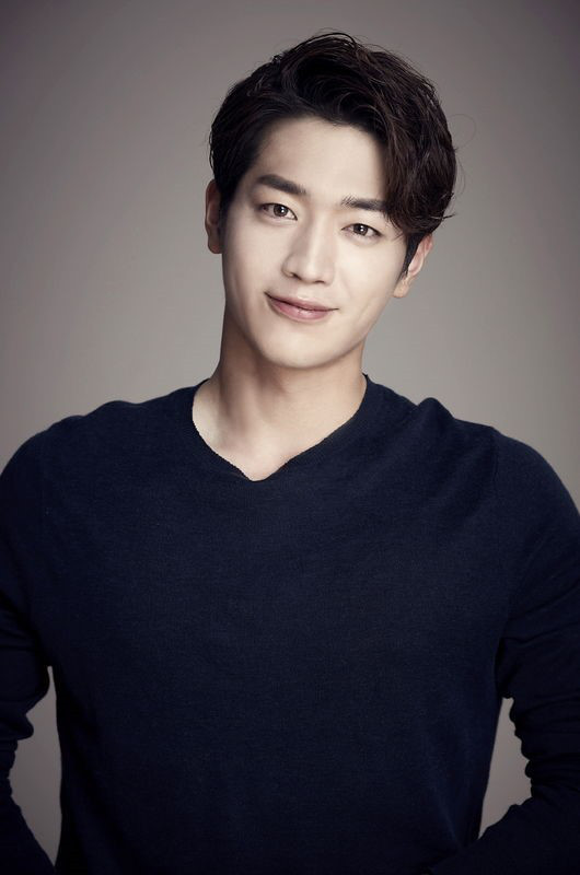 [الاراء] SEO KANG JOON هو بطل الدراما القادمة SOMETHING ABOUT US