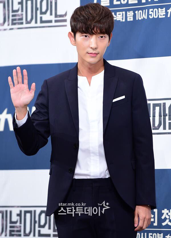 Lee Jun-ki في محادثات لبطولة الدراما القانونية و الآكشن Lawless Attorney