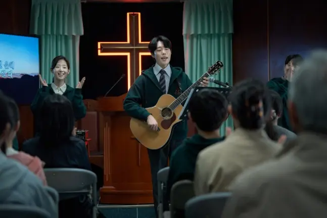 طاقم فيلم “تجلّيات” القادم يشاركون رؤاهم حول الفيلم الكوري المنتظر.